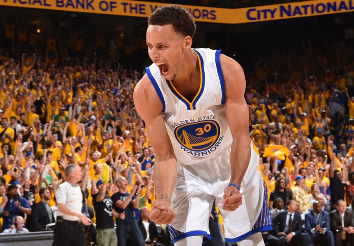 Curry podpísal nový päťročný kontrakt s Golden State Warriors